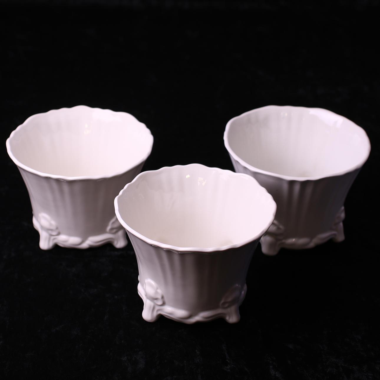 YTTERFODER, 3 st, porslin, vita, med fötter, Rörstrand.