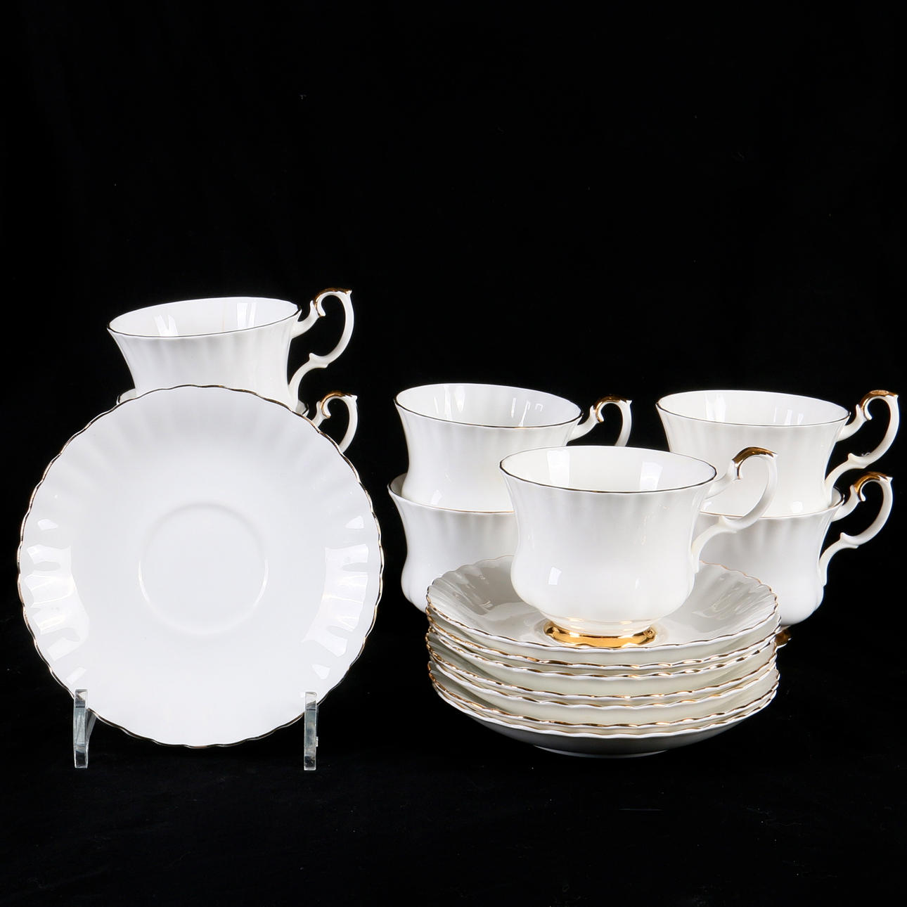 TEKOPPAR, med fat, 8 st. Porslin, "Val D´or, Royal Albert, 1900-tal.