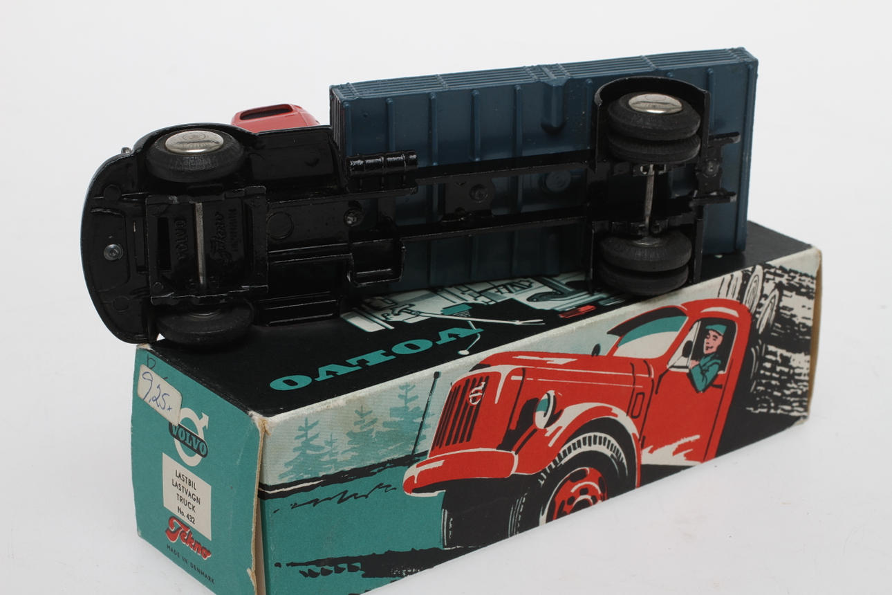 MODEL CAR TEKNO VOLVO truck 432 in original box. Toys