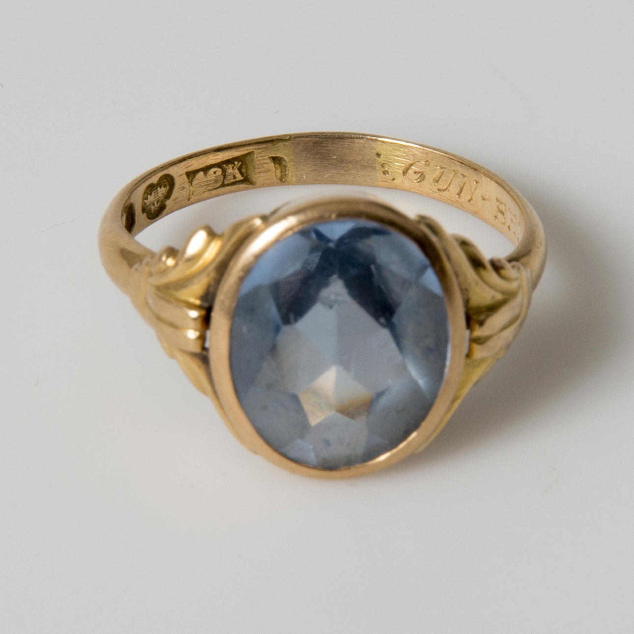 RING, 18K guld med topas.