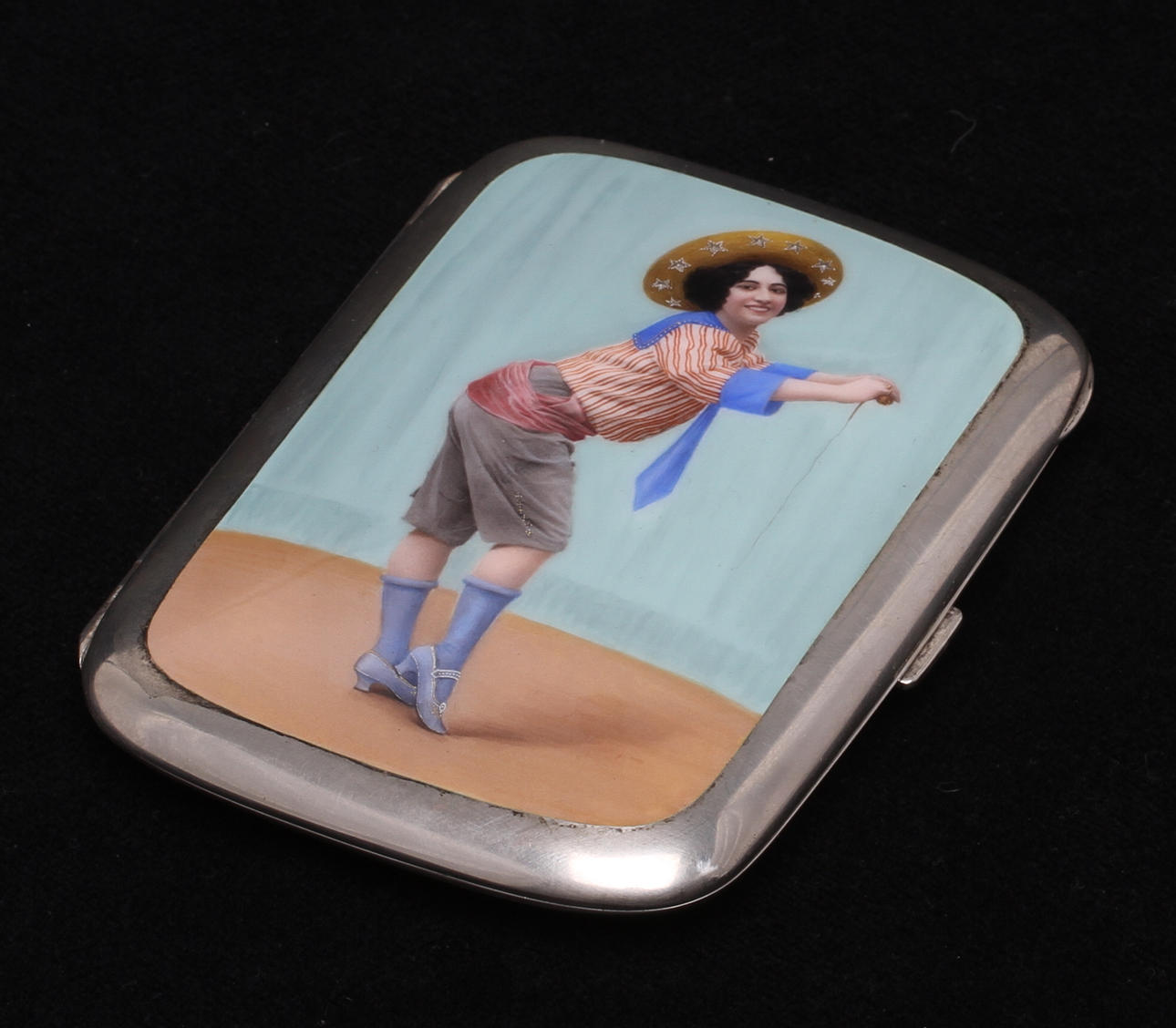 CIGARETTETUI, silver och emalj, 1900-tal. Vikt 145 gram.