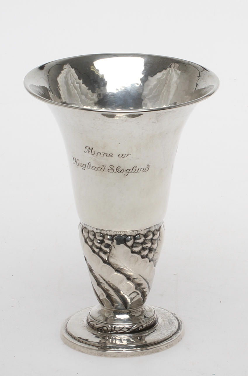 POKAL, silver, C.F. Carlman, Stockholm, 1919. Vikt 232 gram.