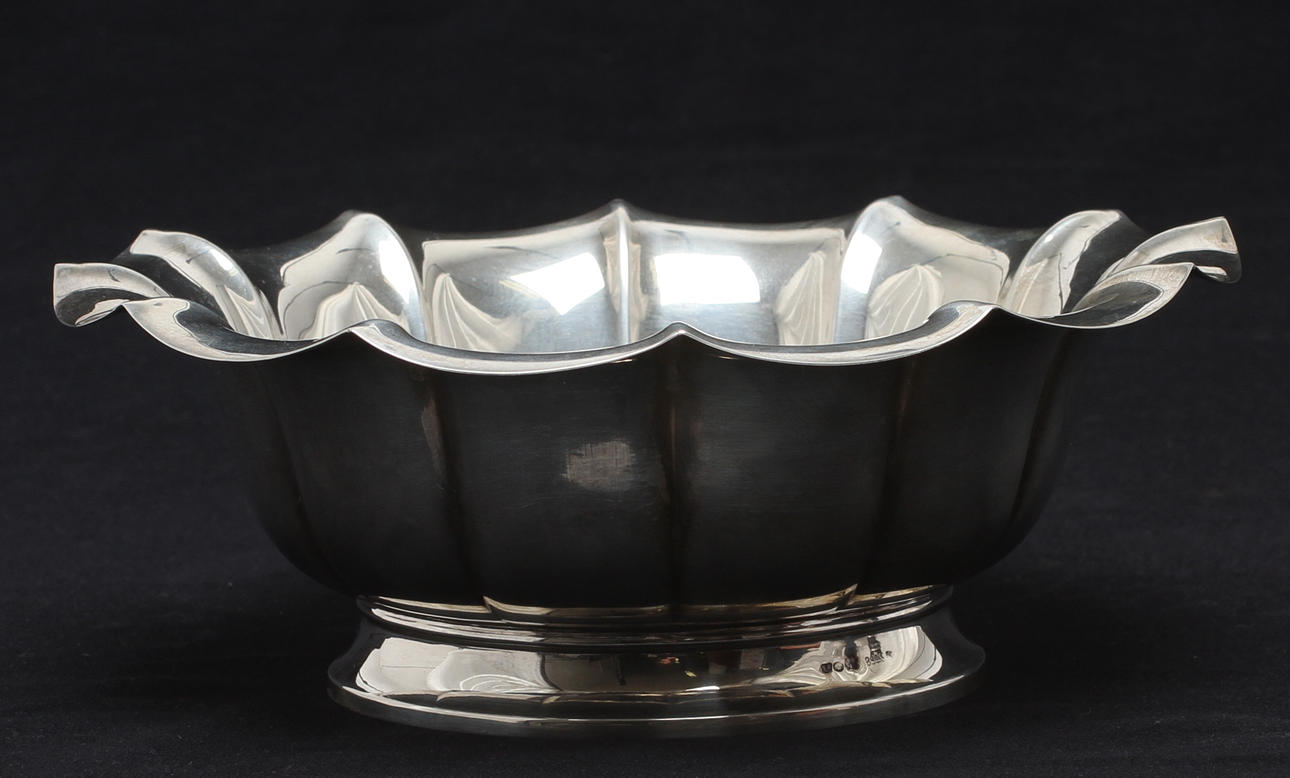 SKÅL, silver, import. Vikt 229 gram.