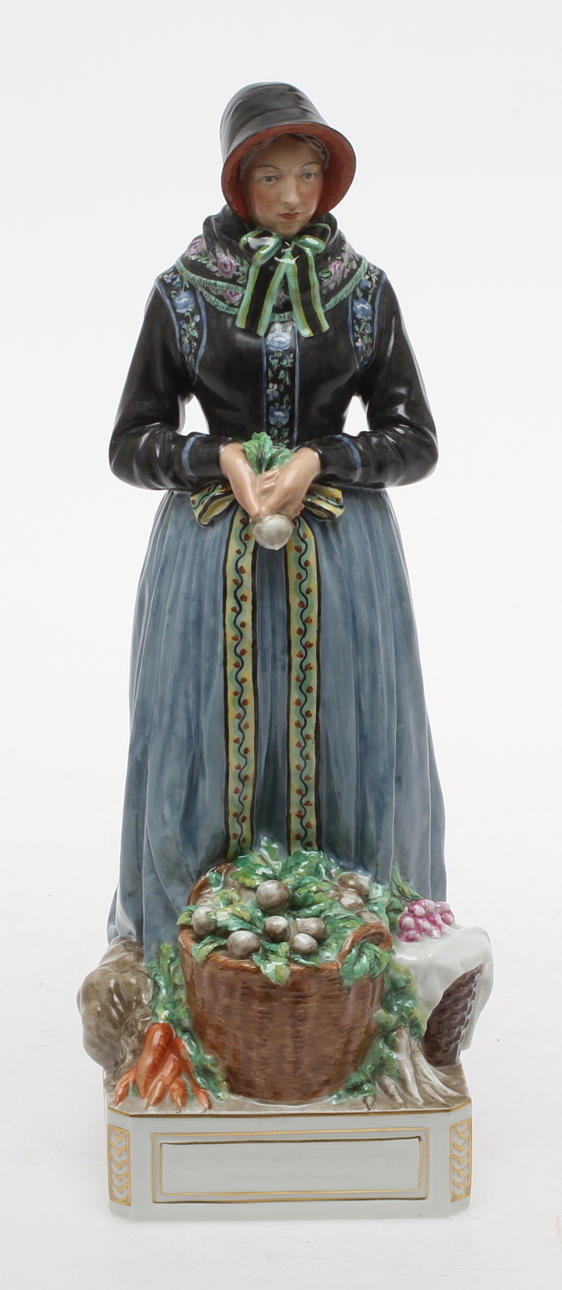 FIGURIN, porslin. "Juliane Marieporslin", Royal Copenhagen, Danmark.