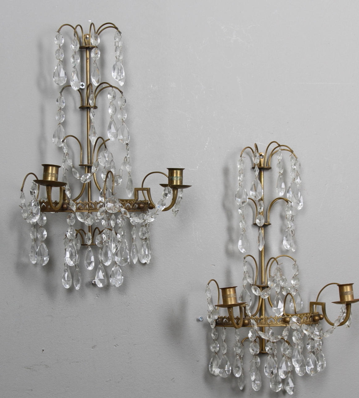 VÄGGLYSTRAR, ett par, sengustaviansk stil, 1800-tal.