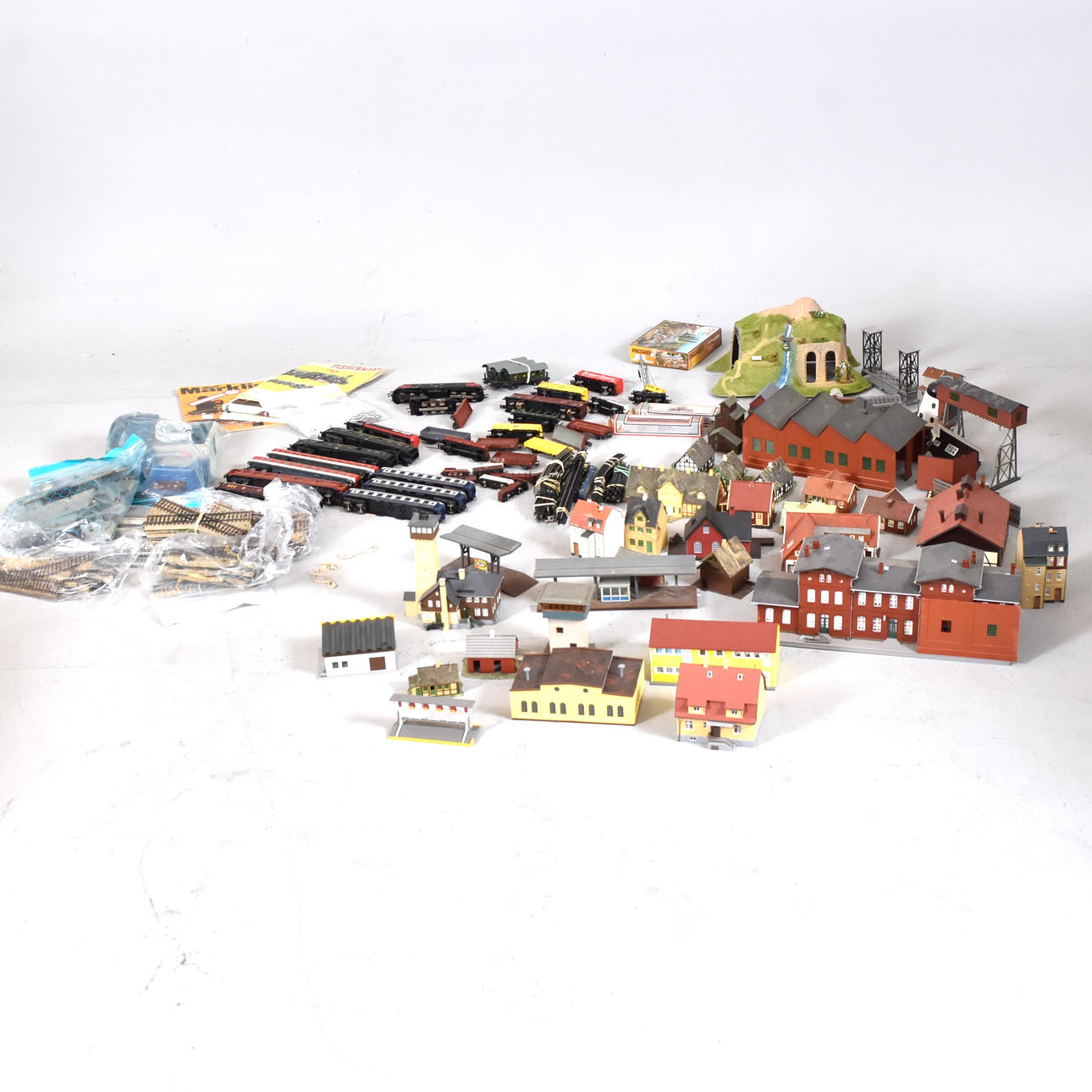 TRAIN SET PARTS, Märklin, Lima, etc.