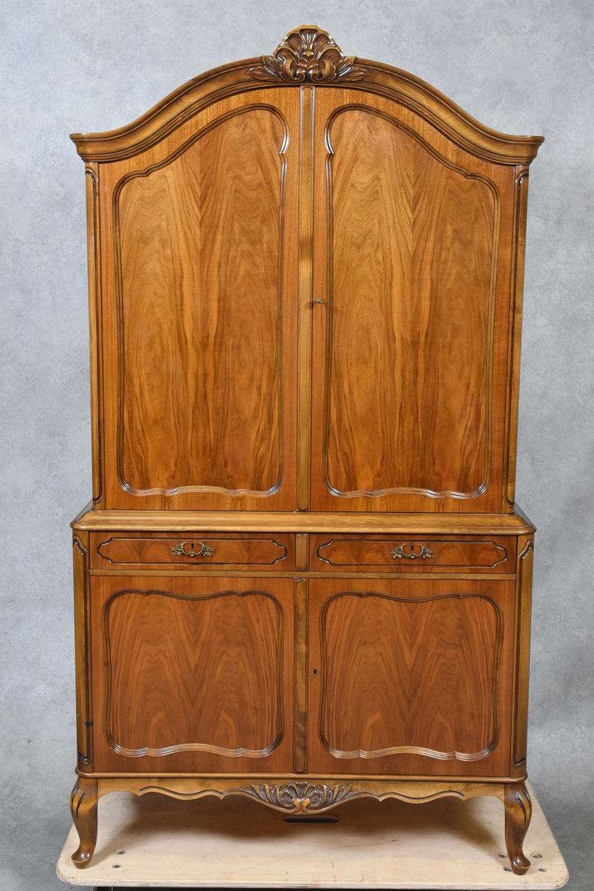 GOLVSKÅP, rokokostil, 1900 tal.