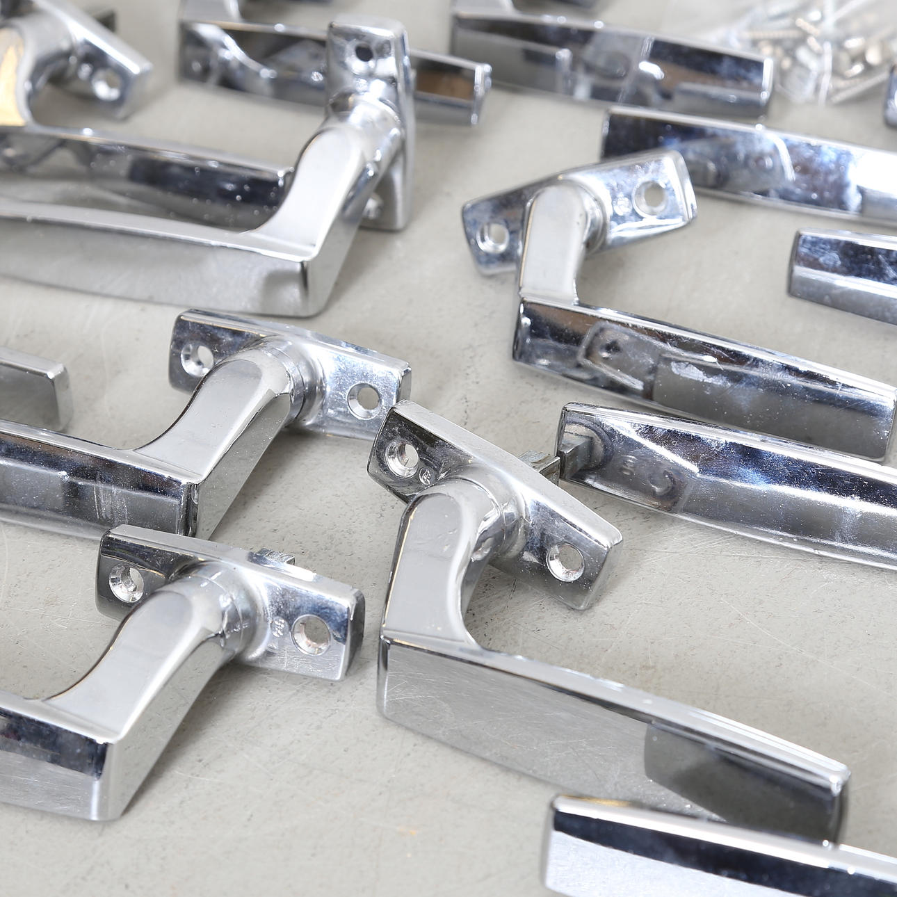 FÖNSTERHANDTAG FIX 83.