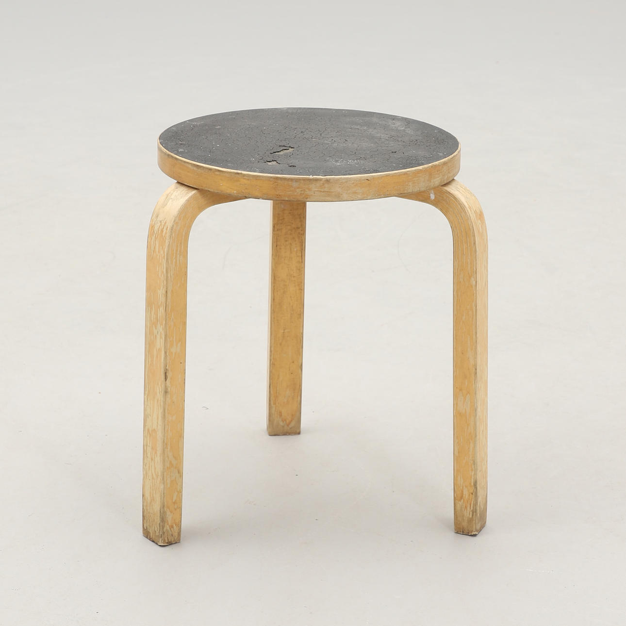 ALVAR AALTO. Pall, modell 60, Artek.