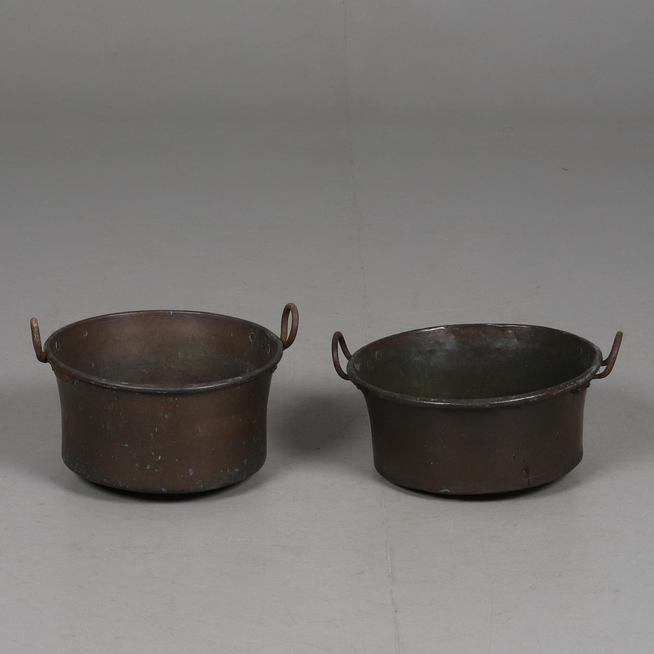 KITTLAR. 2 st. Koppar, 1800-tal.