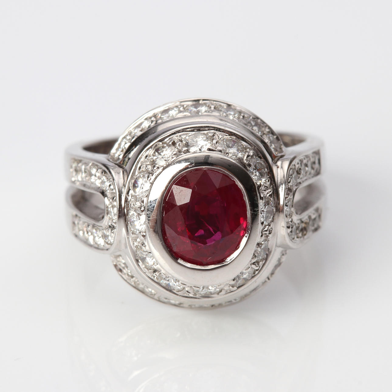 RUBIN & DIAMANTRING 18K.