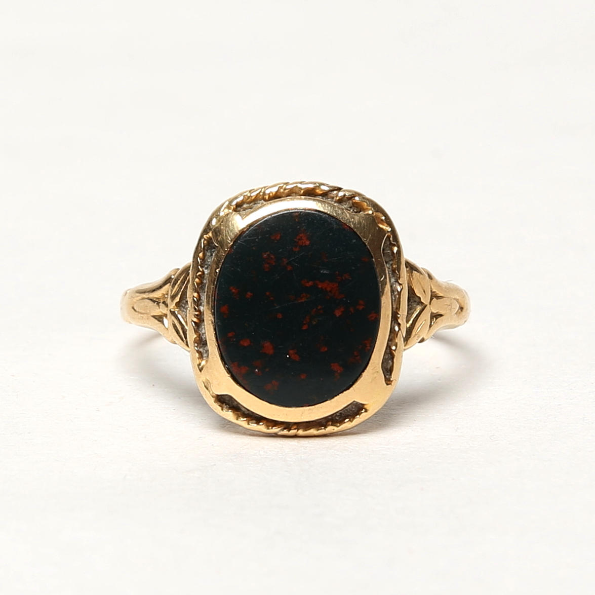 RING, med sten, 18 k, guld.