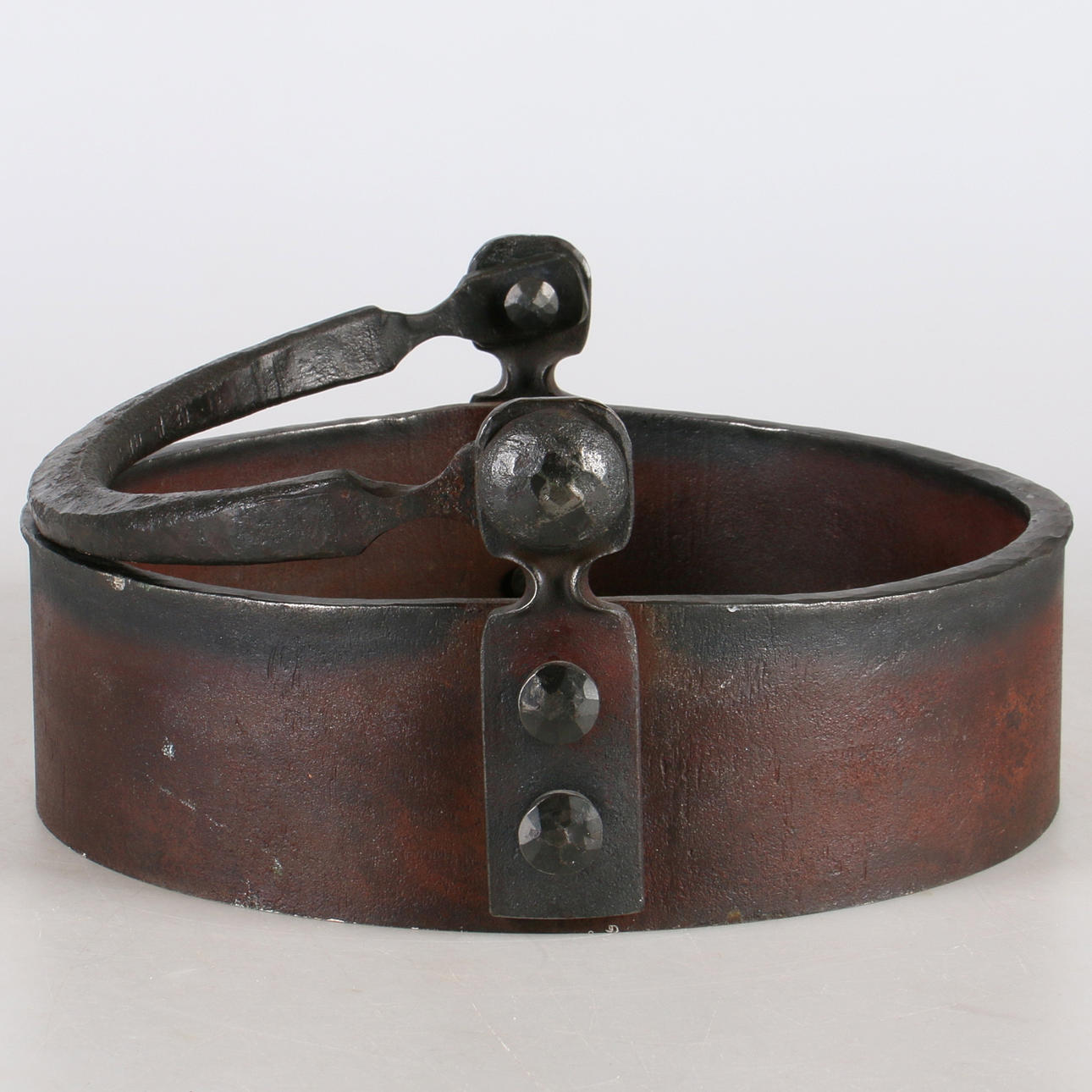 GRYTA, gjutjärn, smide, märkt Bengt Gustafsson, 1900-tal.