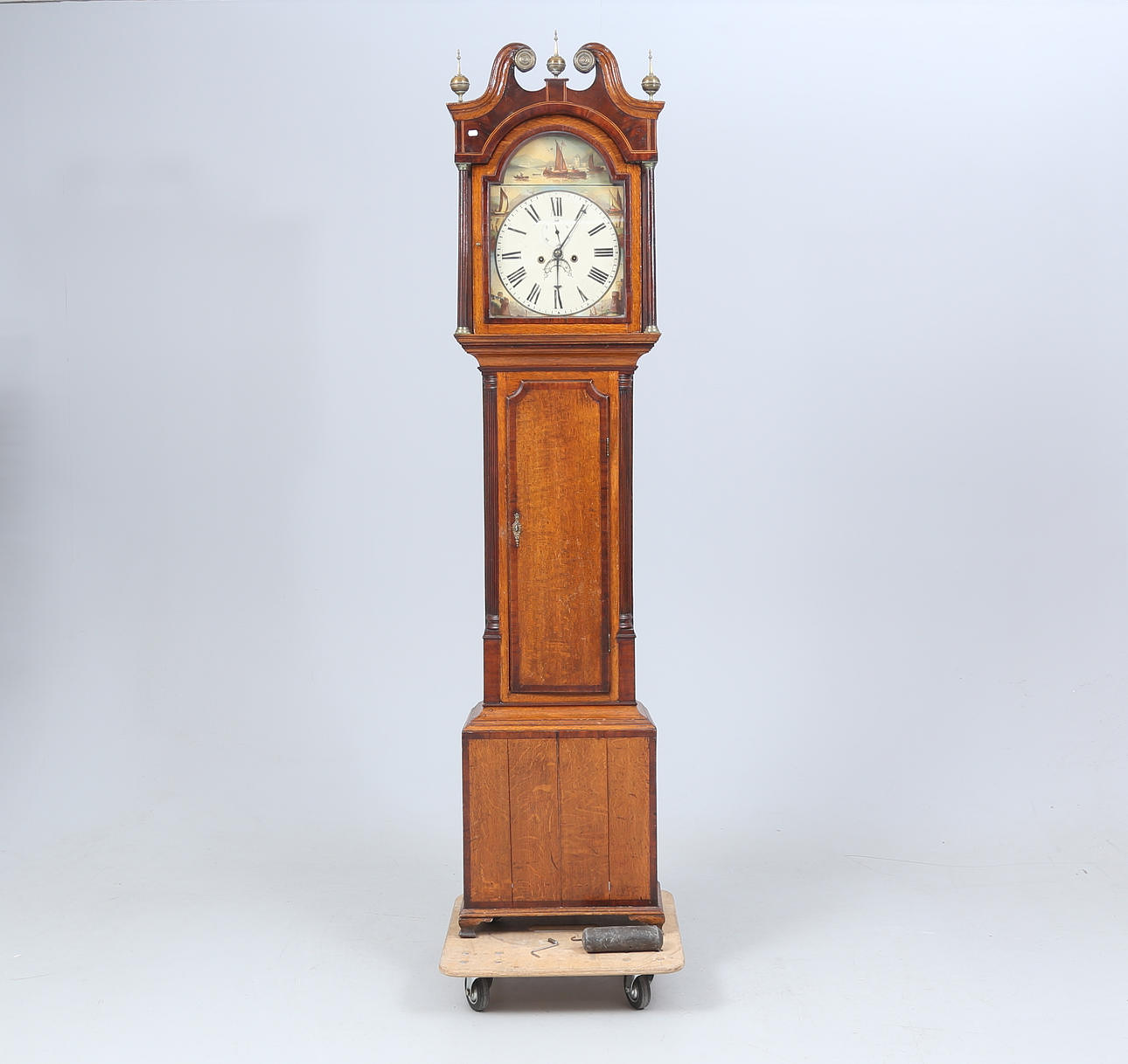 LONGCASE CLOCK, England, 18th/19th century.