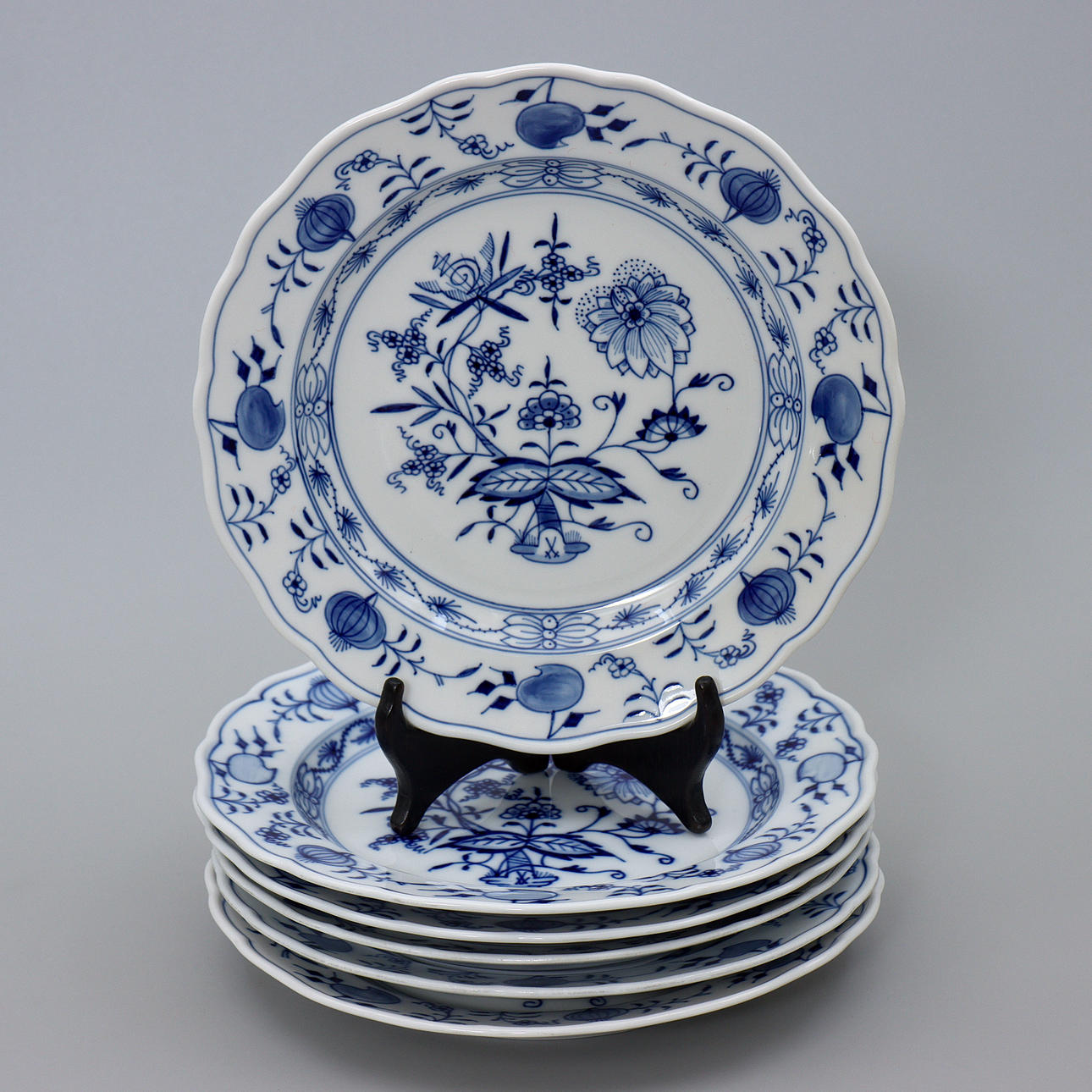 MEISSEN, 6 ASSIETTER "LÖKMÖNSTRET".