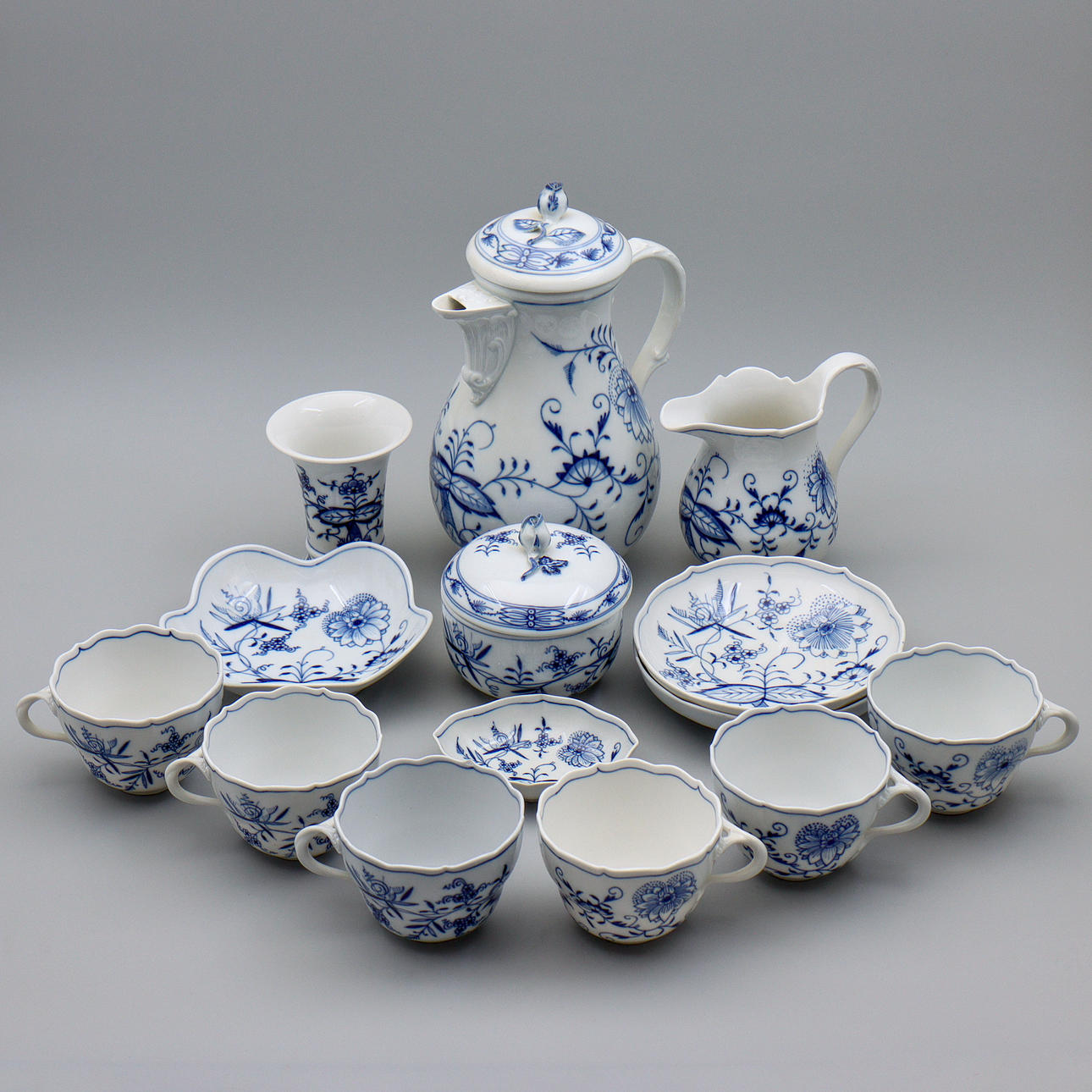 MEISSEN, KAFFESERVISDELAR "LÖKMÖNSTRET".