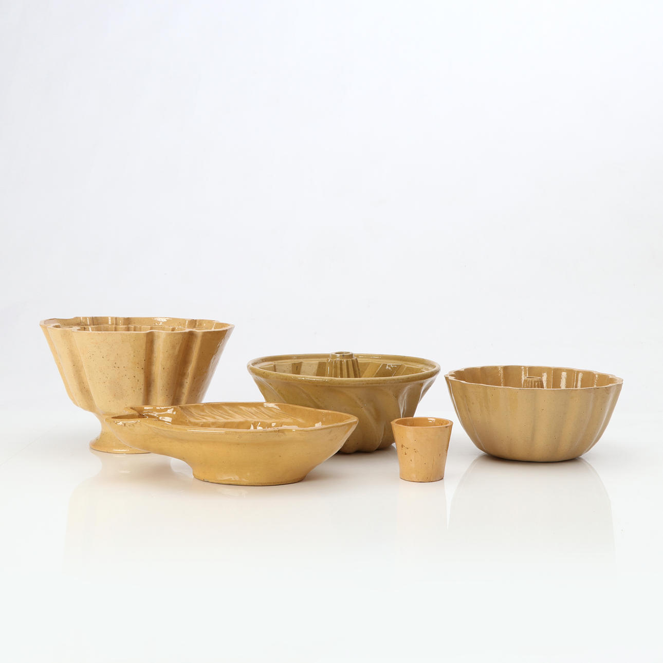 HÖGANÄS, MOULDS, FIVE PCS. Glazed ceramic. 19th/20th century.