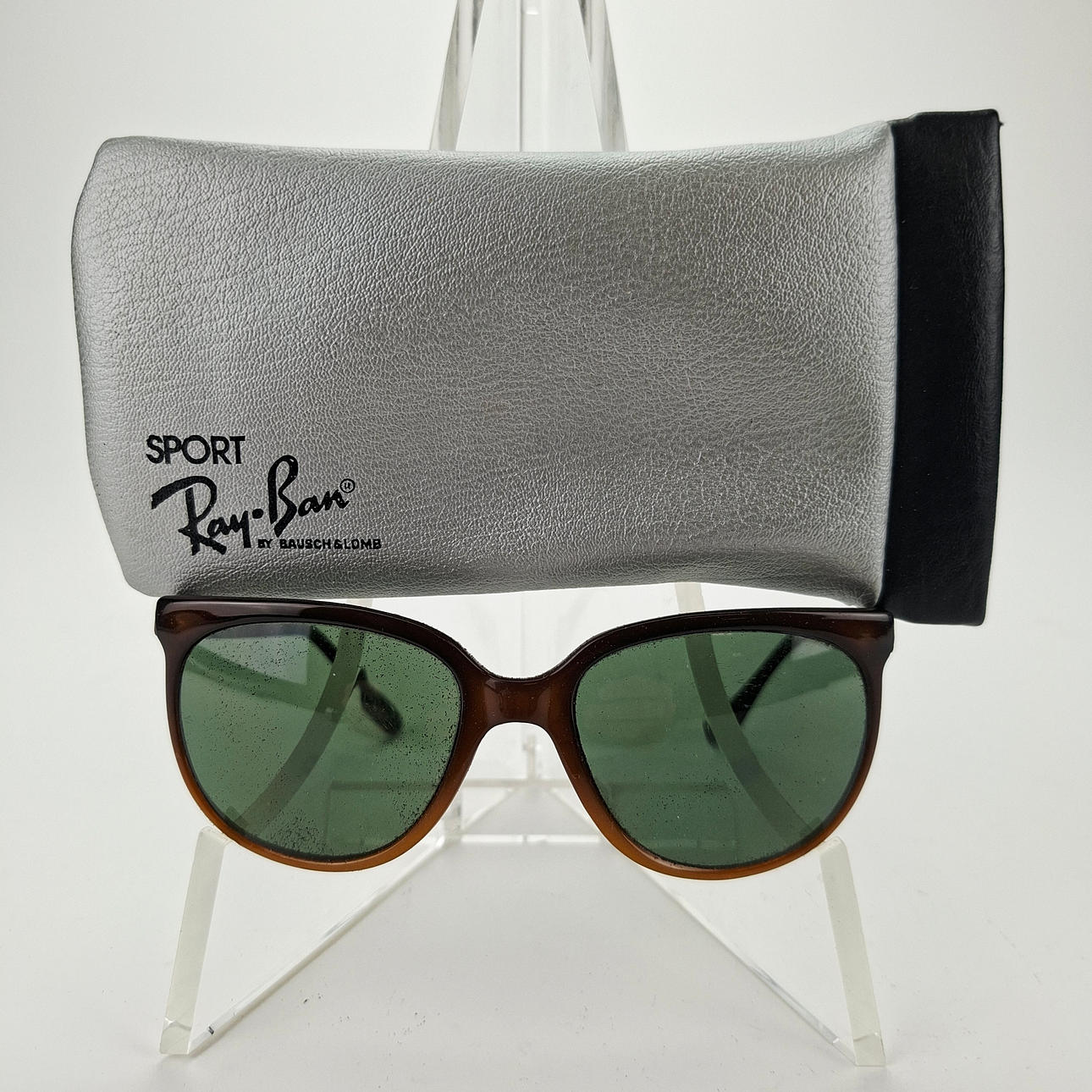 SUNGLASSES, Ray-Ban.