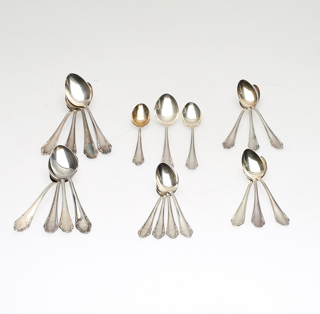 KAFFE/TE- och MOCCASKEDAR, silver, modell Haga.