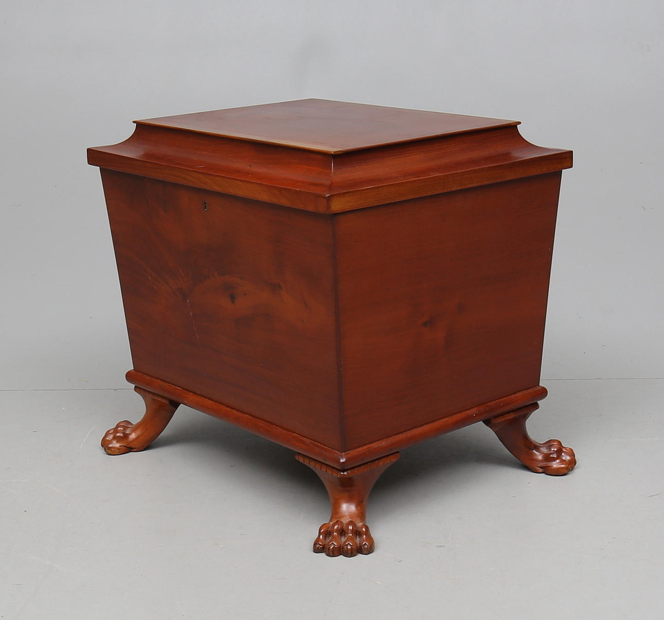 KISTA, empirstil, 1900-tal.