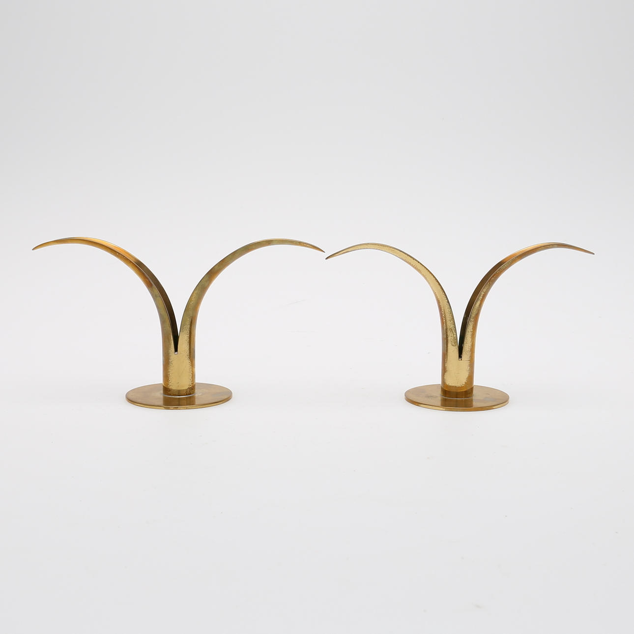 LJUSSTAKAR 2 st, mässing, "Liljan".