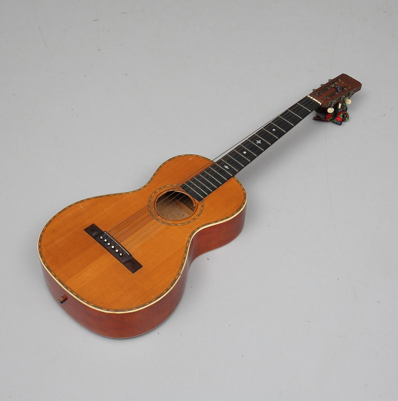 GITARR, Herman Carlson Levin, 1900-tal.