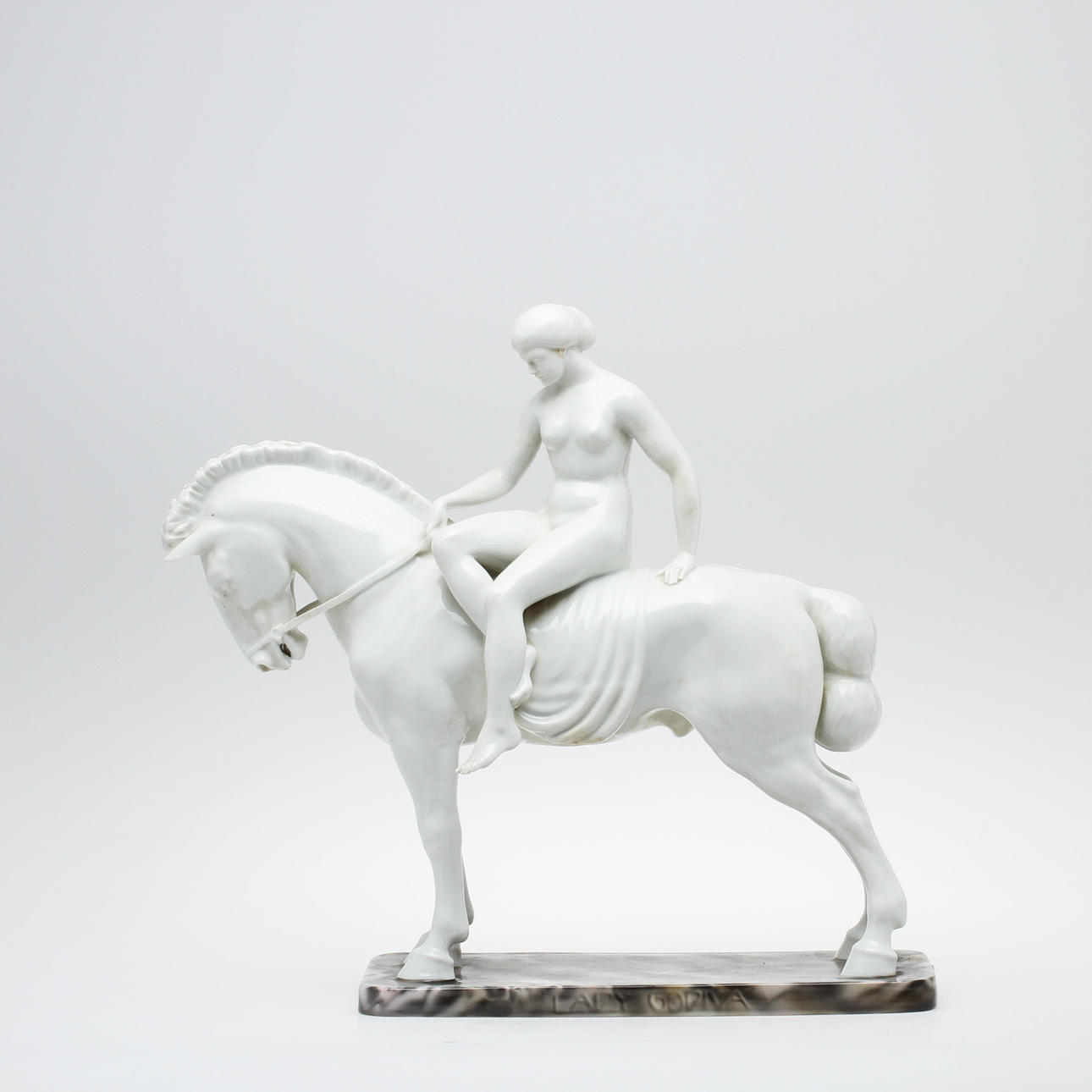 SKULPTUR "LADY GODIVA", porslin. Anton Grath för Heubach.