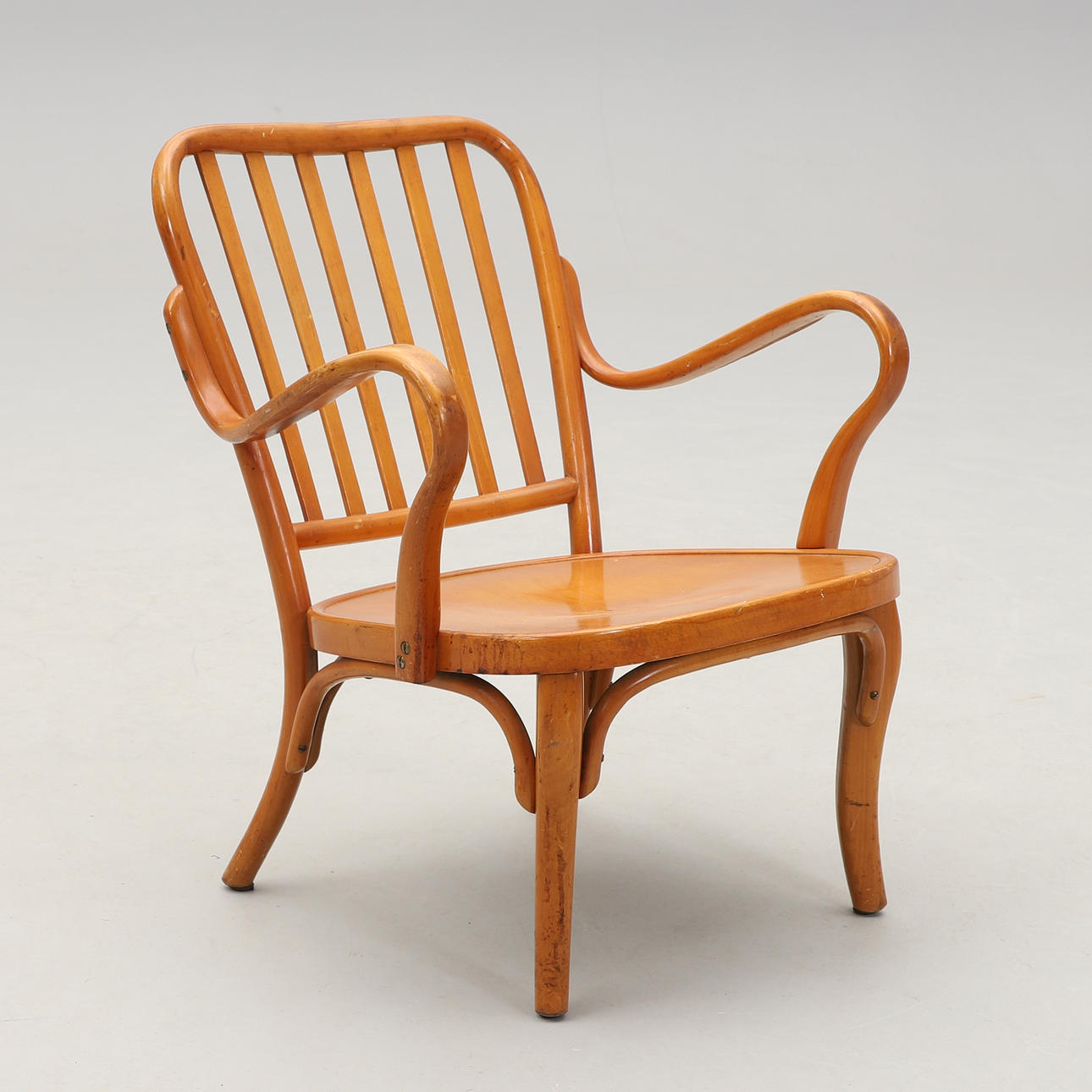 JOSEF FRANK. Karmstol, modell 752, Thonet.