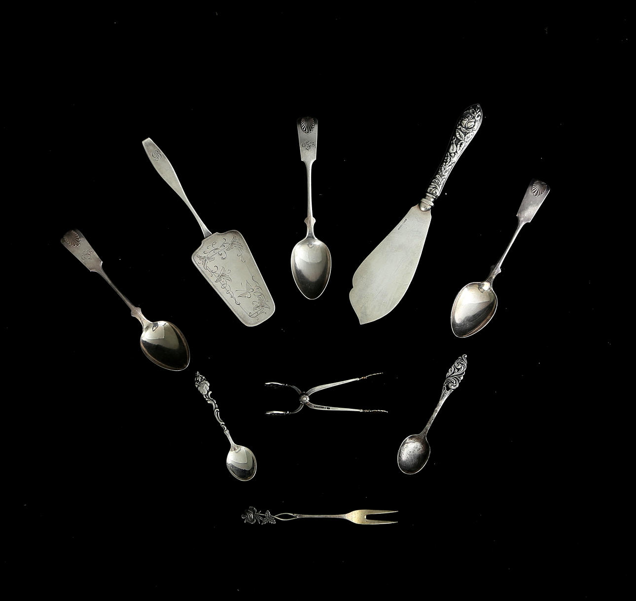 SAMLING SILVER, total vikt ca 218 gram.
