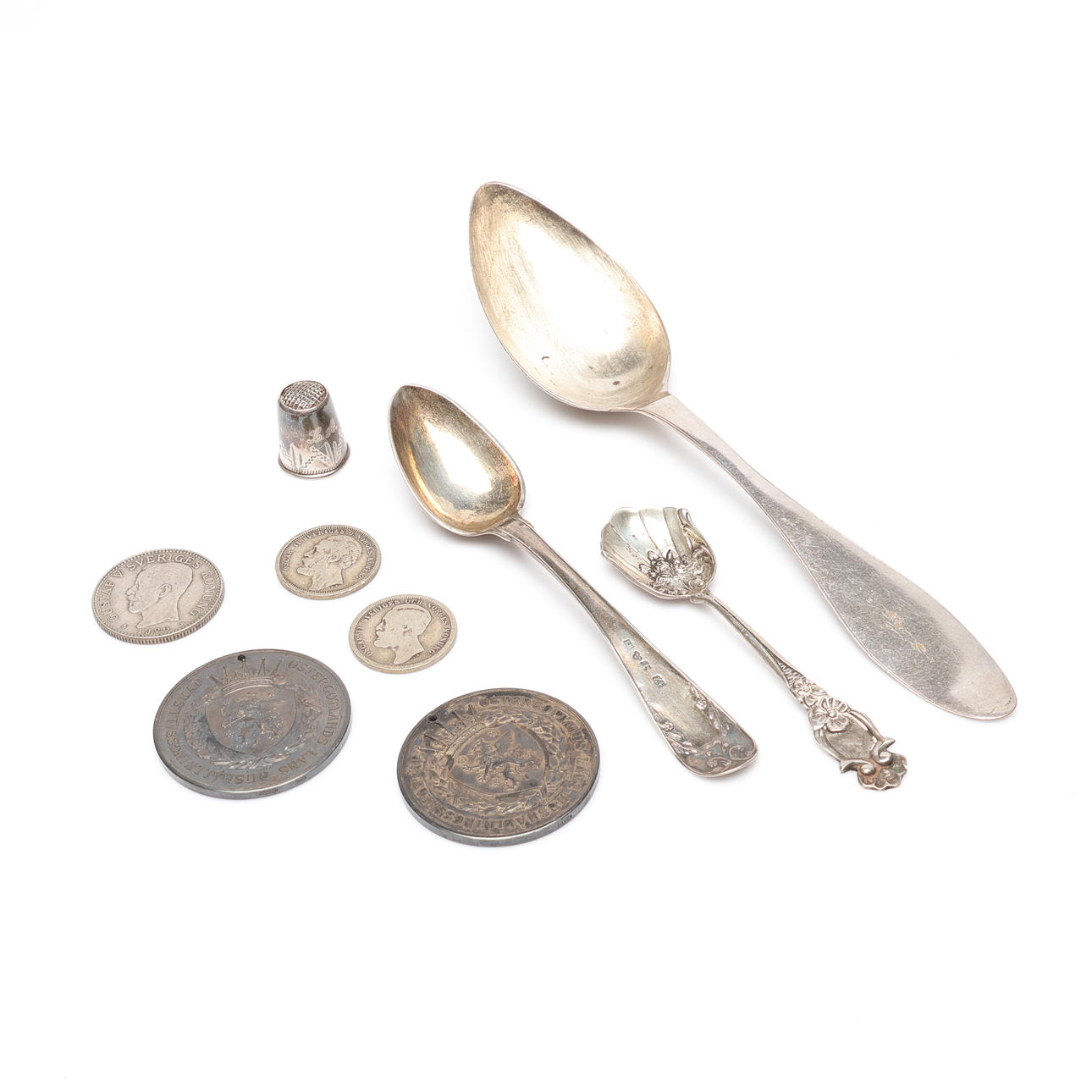 SKROTSILVER samt MYNT, total vikt ca 171 gram.