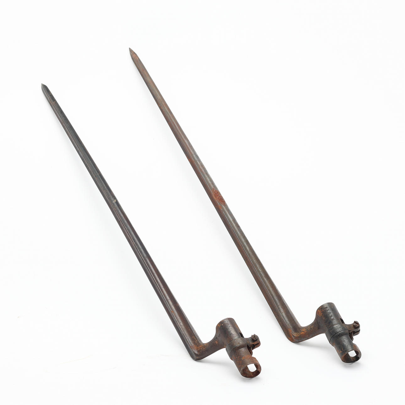BAYONETS. 2 pcs, 19th/20th century.