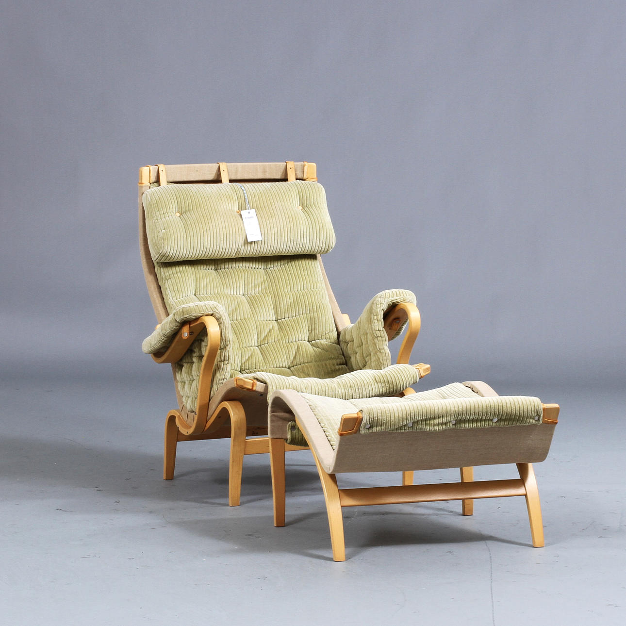 FÅTÖLJ med FOTPALL, "Pernilla", Bruno Mathsson.