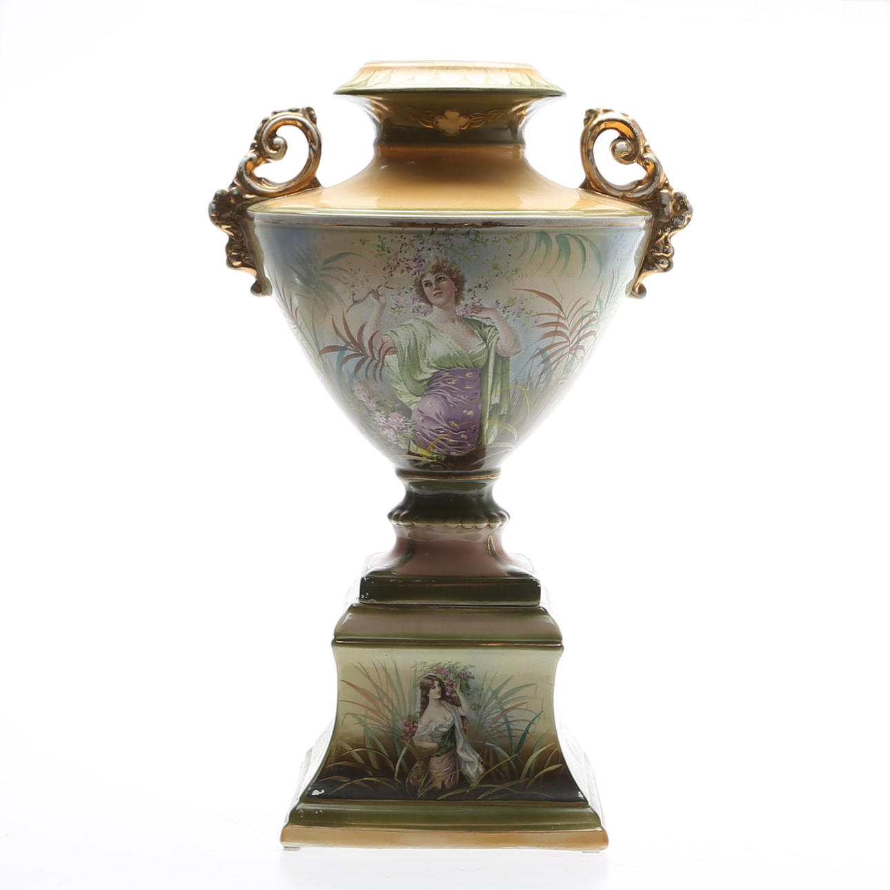 URNA på PODIUM, flintgods, sekelskiftet 1900.