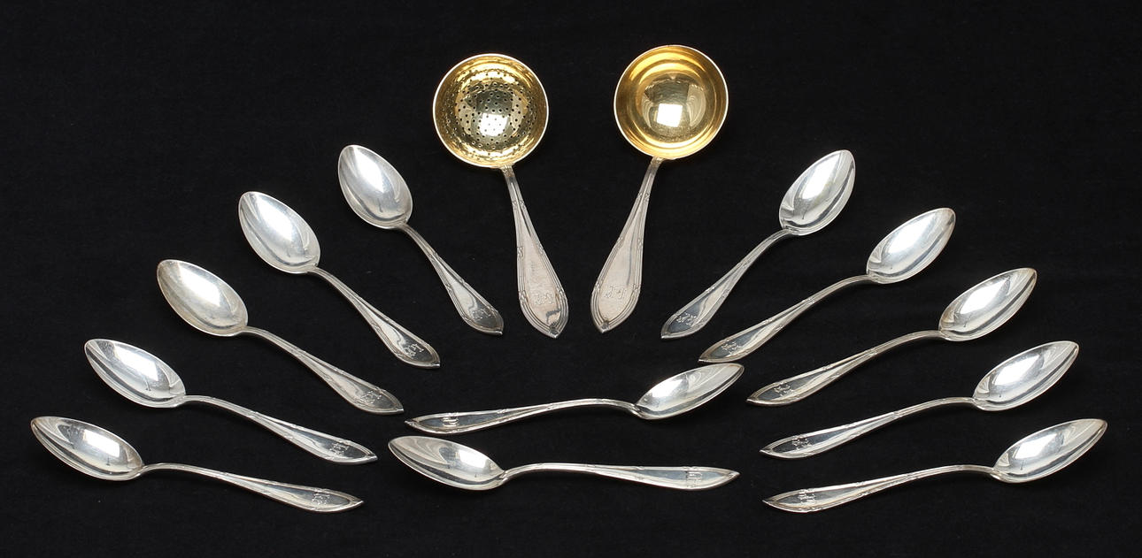 TESKEDAR 12 st samt TESIL, silver, CF Carlman Stockholm 1907. Tot vikt 414 gram.