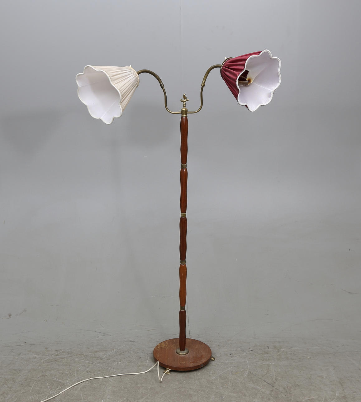 GOLVLAMPA, 1900-talets mitt.