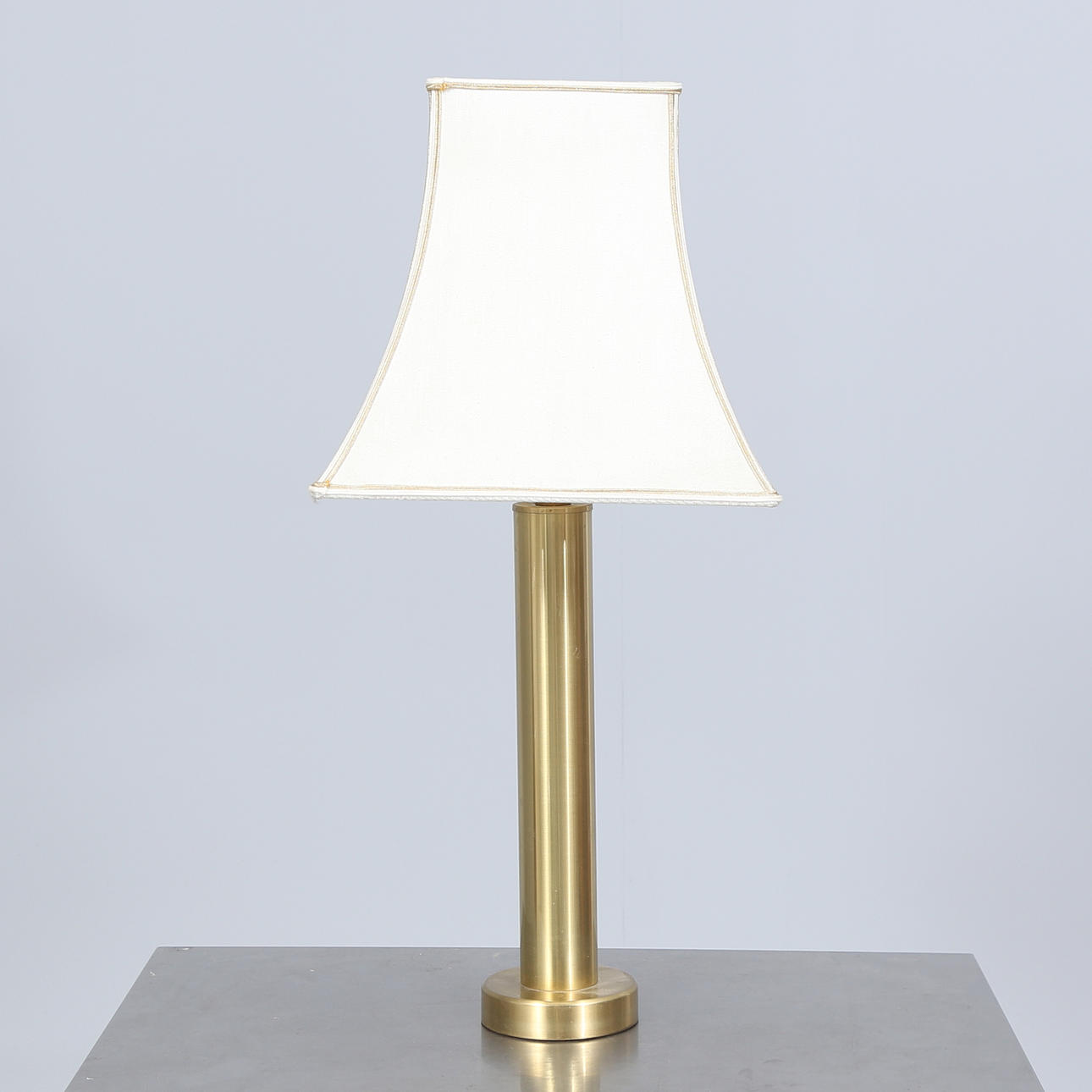 BORDSLAMPA, mässing, 1900-talets andra hälft.