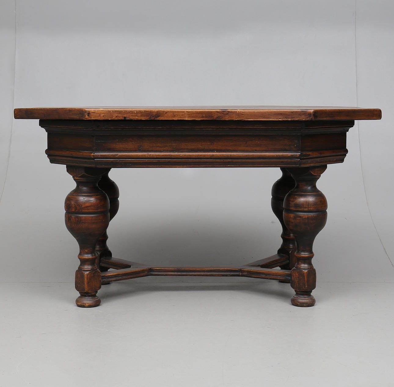 BORD, barockstil, 1900-talets första hälft.