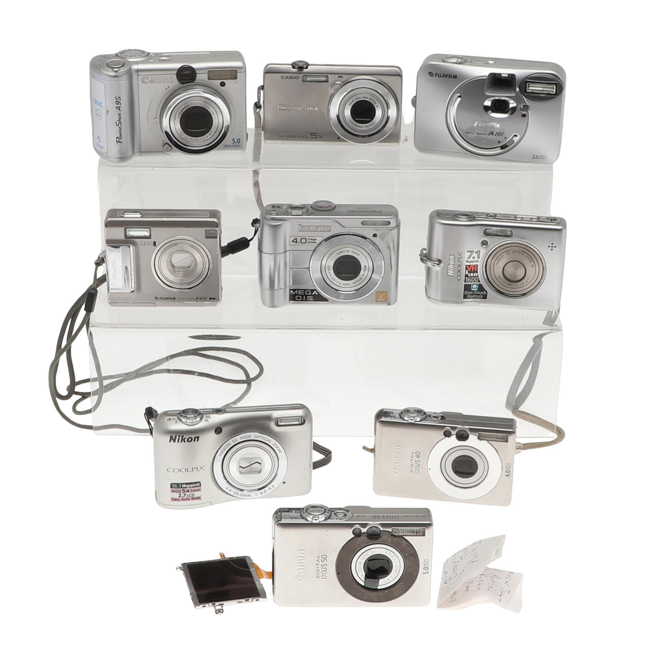 SELECTION OF DIGITAL CAMERAS.