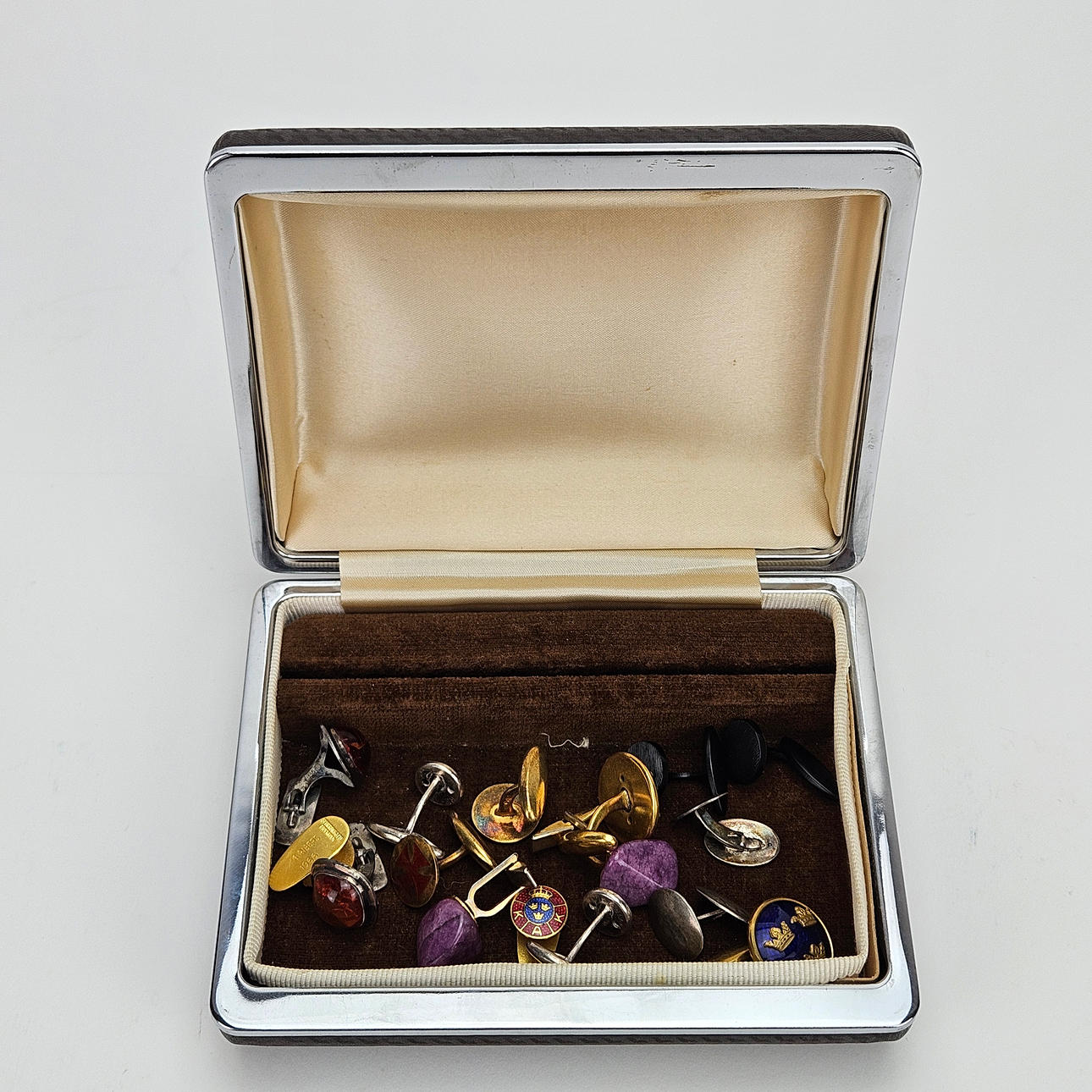 CUFFLINKS, 8 pairs, including silver.