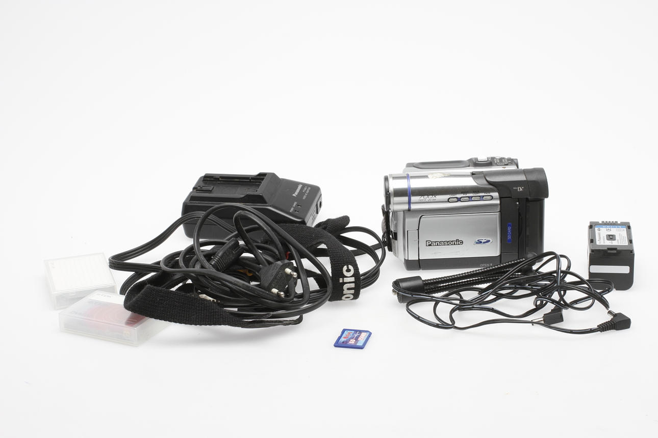 FILM CAMERA, pv-dv203d, Panasonic.