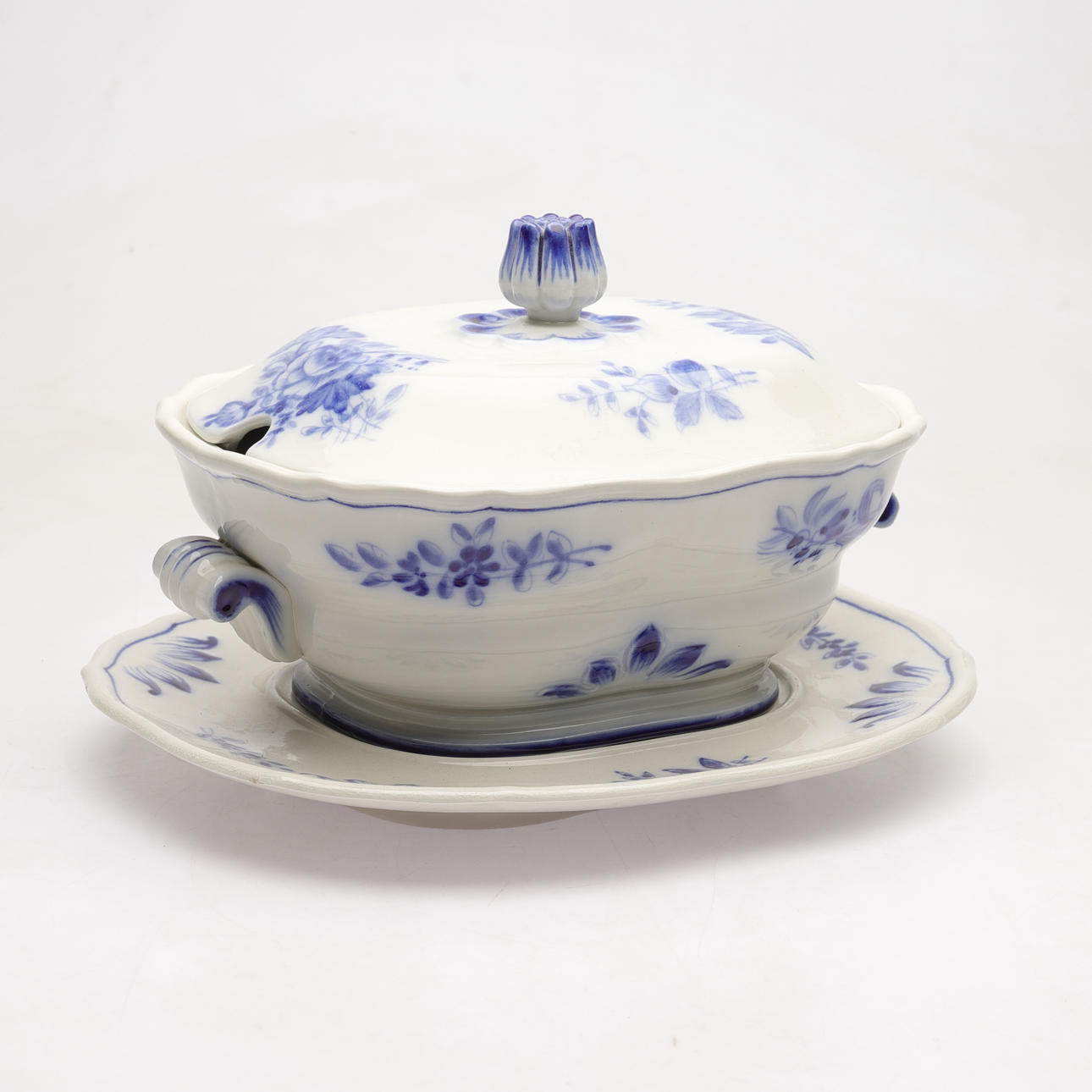 EUGEN TROST. soup tureen, earthenware, Gefle, dated 1954.
