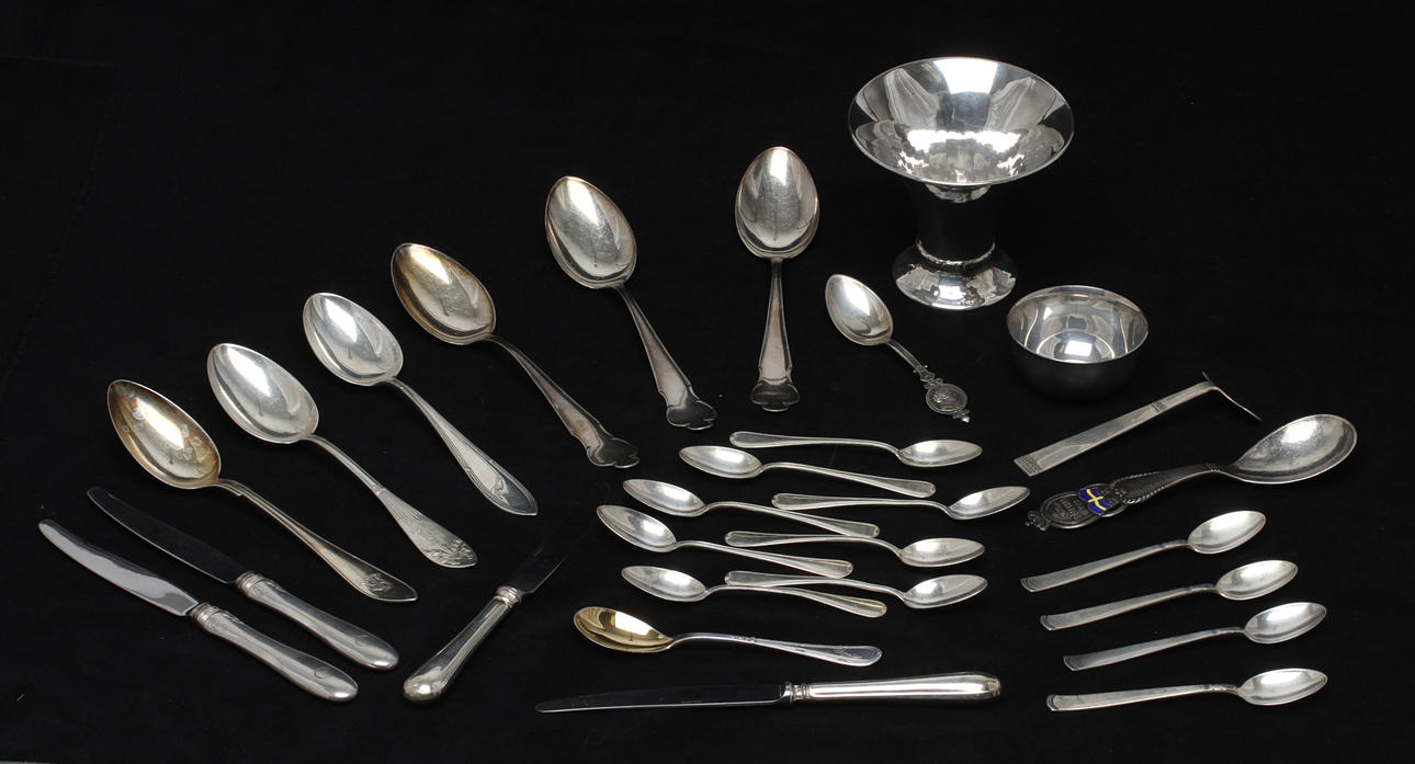 PARTI SILVER, Tot vikt (exkl knivar) ca 526 gram.