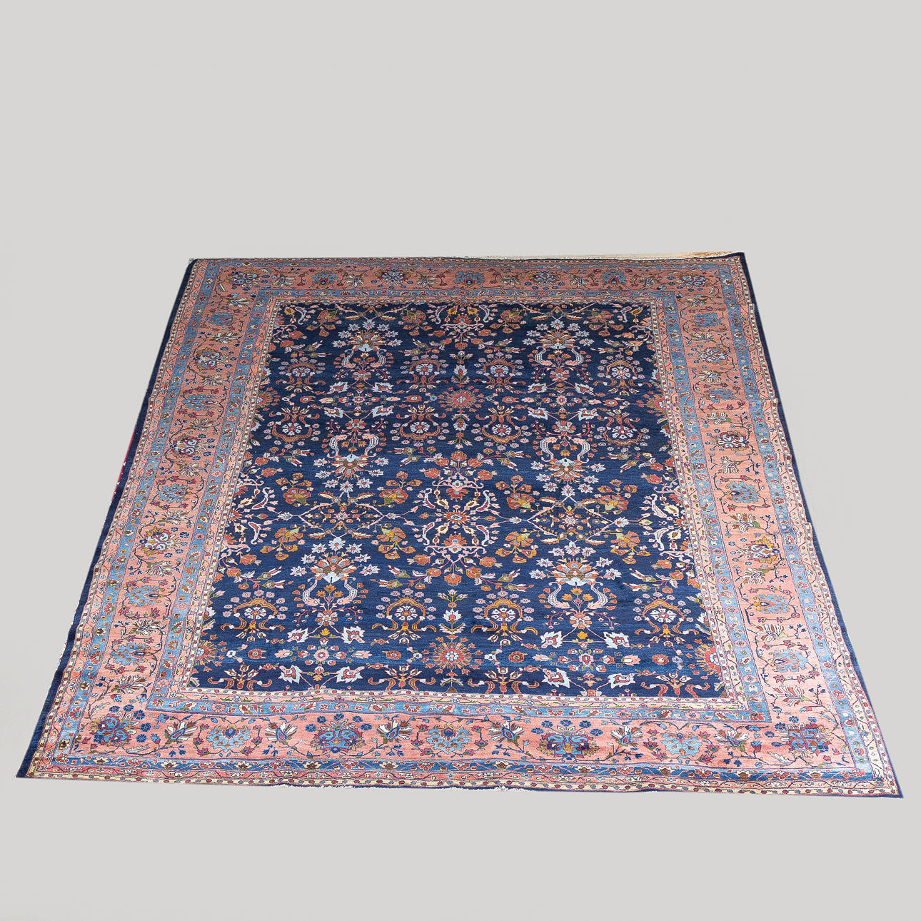 MATTA, persisk, Kirman, ca 414 x 320 cm.