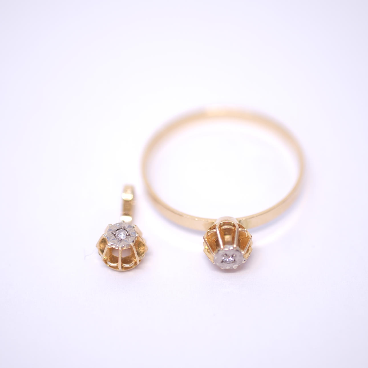 RING AND PENDANT WITH DIAMONDS, 18K GOLD.