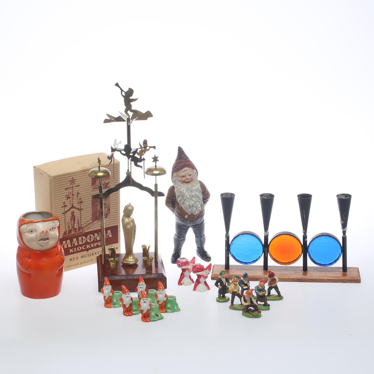 PARTI JUL, tomtar, tillbringare, klockspel samt adventsljusstake, 1900-tal.