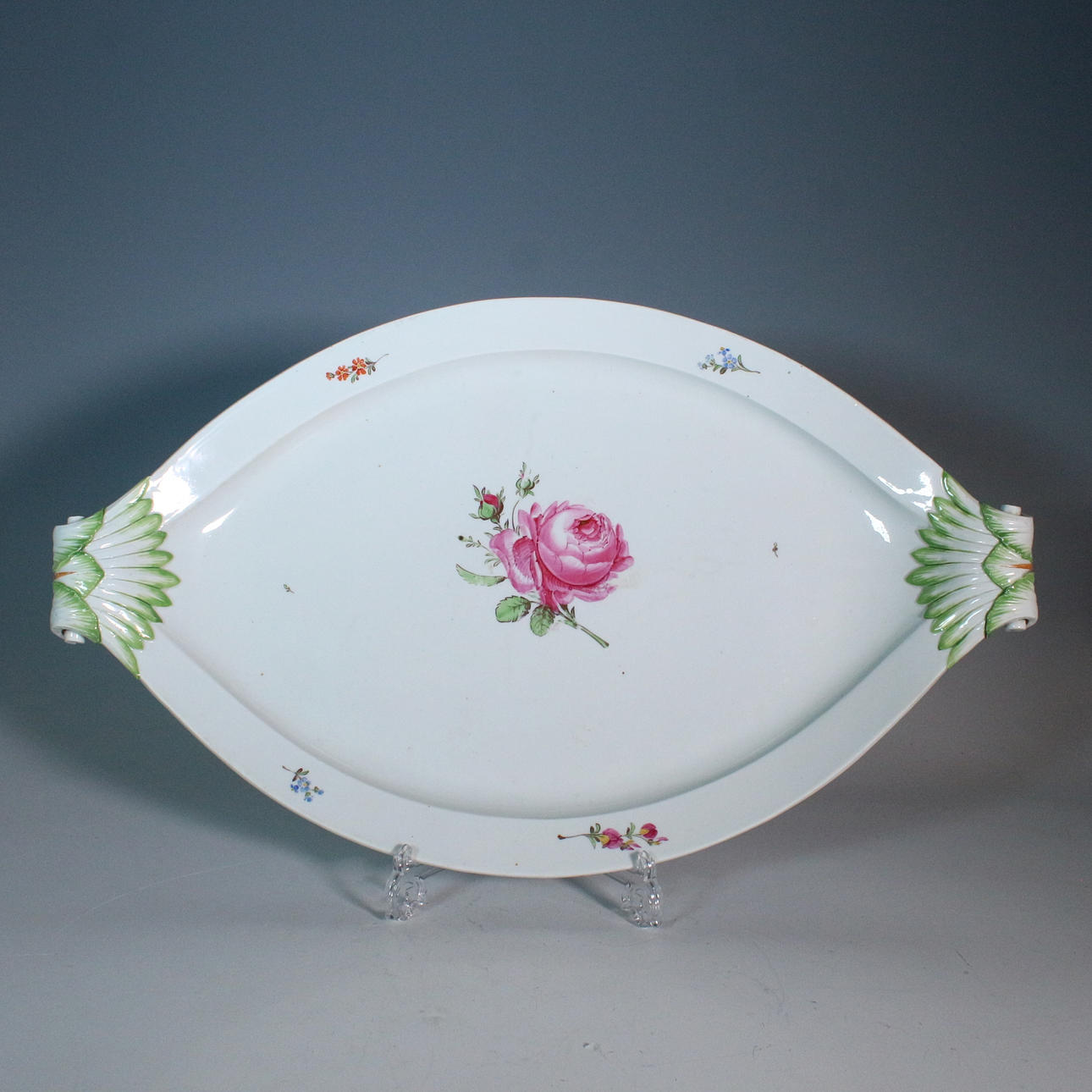 MEISSEN. Serving dish, ''Red Rose'' circa 1814.