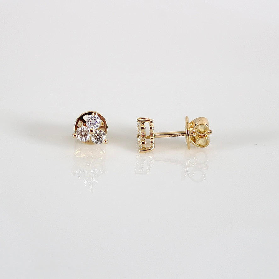 DIAMOND EARRINGS, a pair, 0.53ct, 18K.