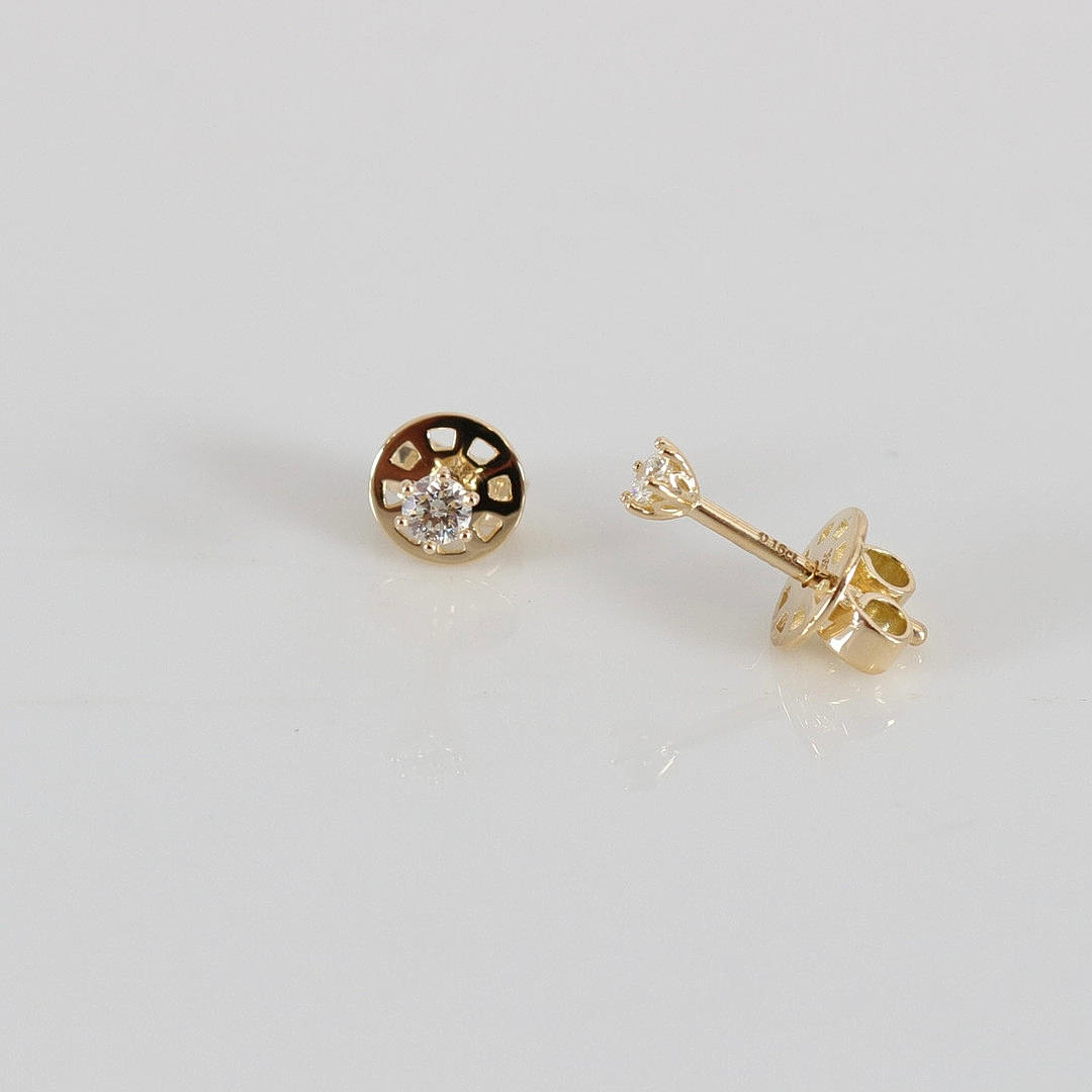 SINGLE-STONE EARRINGS, 0.16ct, 18K.