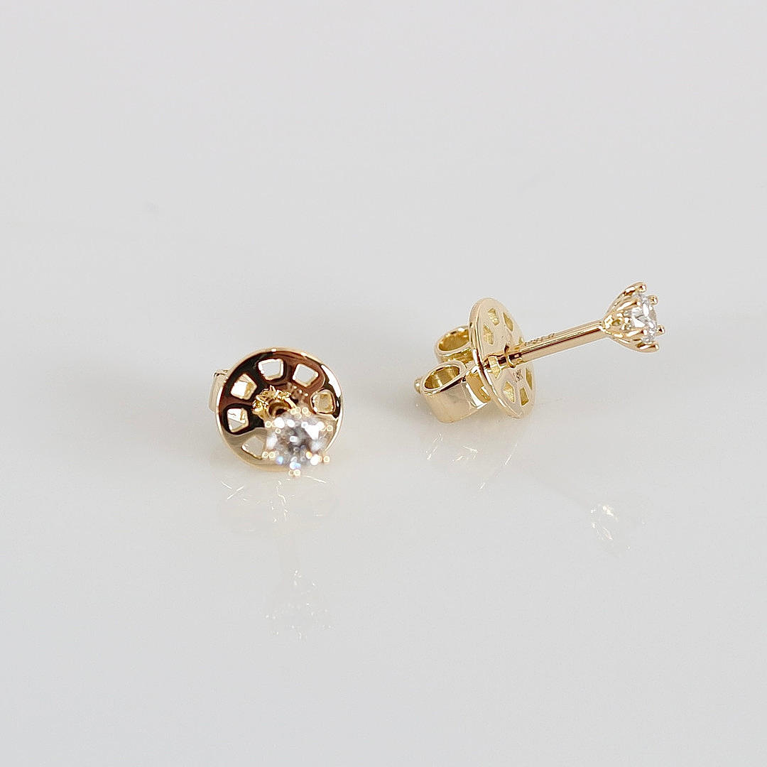 SINGLE-STONE EARRINGS, 0.16ct, 18K.