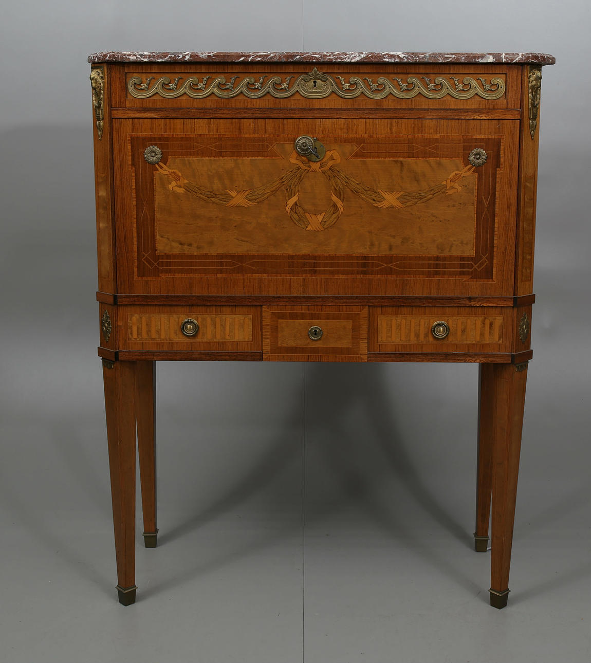 SEKRETÄR MED STENSKIVA, olika träslag, gustaviansk stil, 1900-talets mitt.